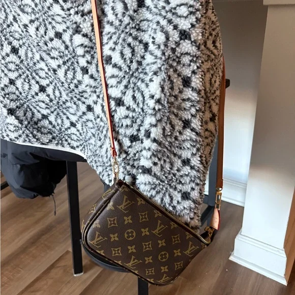 Brown Crossbody Bag - Picture 1 of 13
